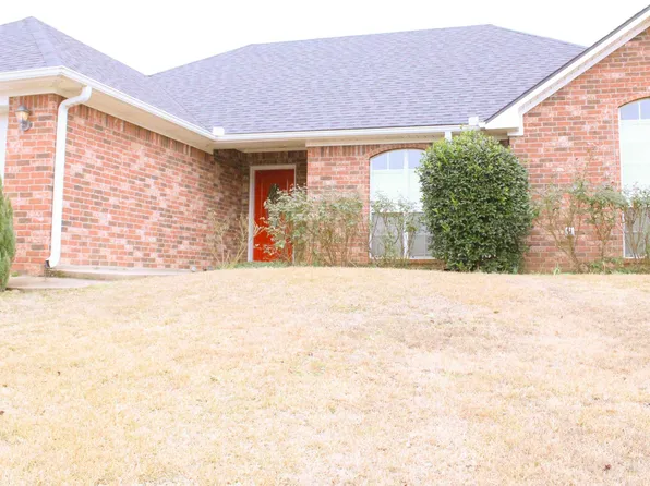 230 Highland Dr, Lindale, TX 75771