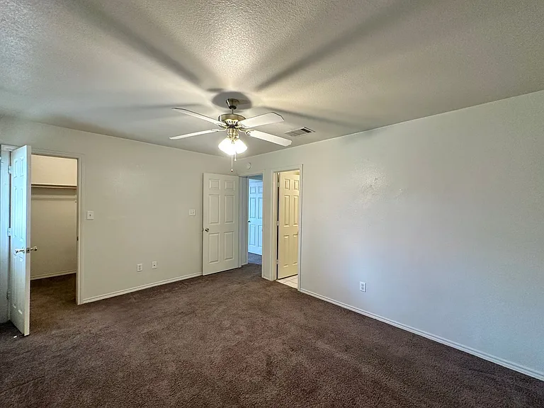 5003 John David Dr — Photo 17