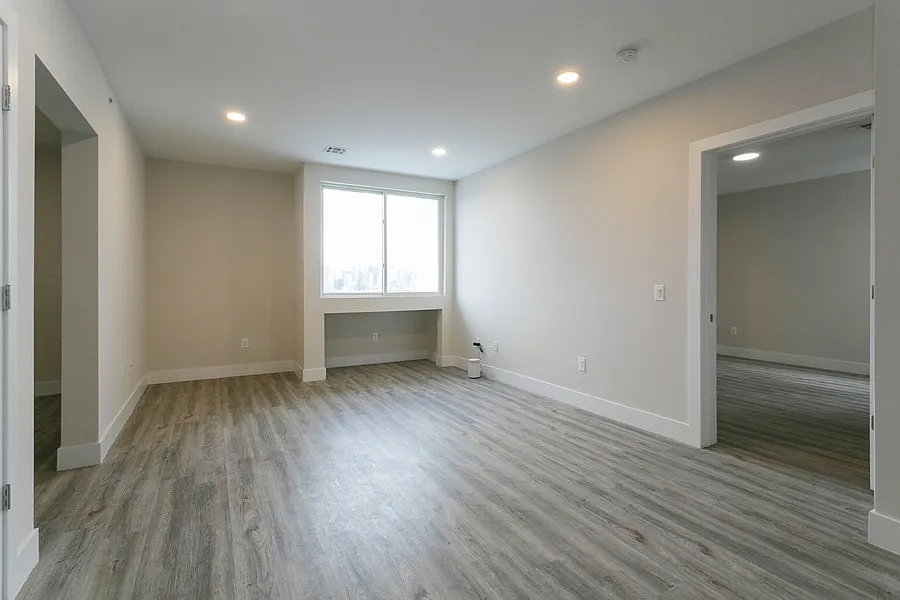 6020 Hudson Ave — Photo 4