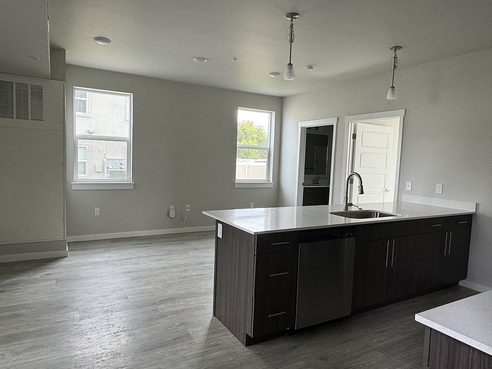 1st image of 528 N 44th St #204