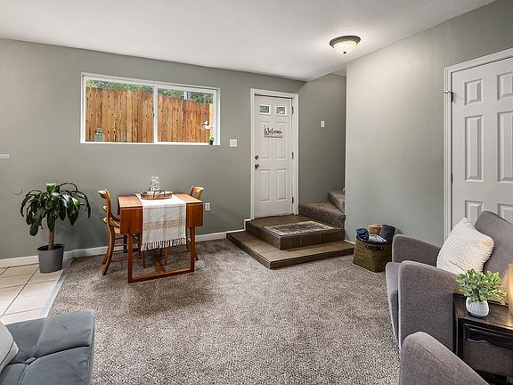 5th image of 19046 10th Ave NE #B