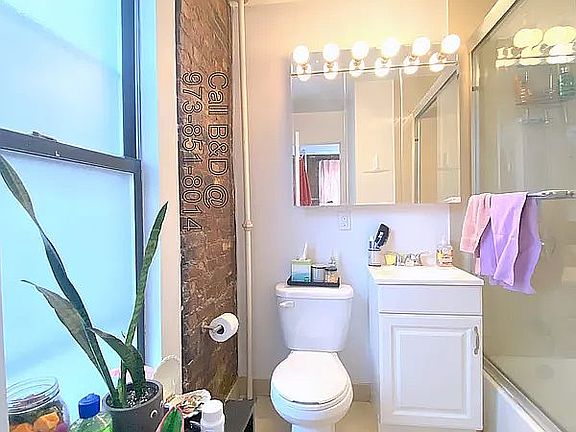 4th image of 163 Mulberry St APT 12