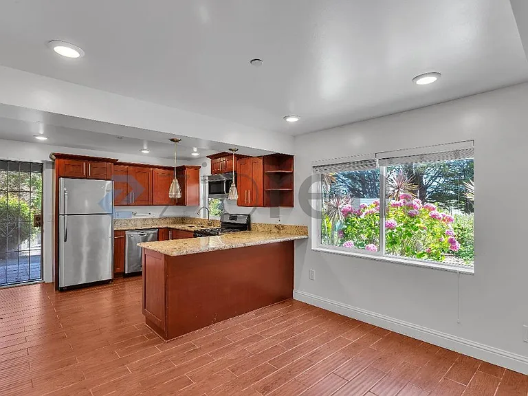 609 Drake Ave #2 — Photo 15