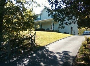 283 Dove St, Pounding Mill, VA 24637