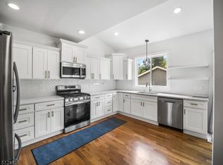 104 Pomona Ave, Newark, NJ 07112