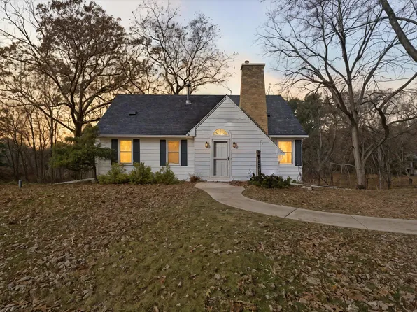 1865 Laraway Lake Dr SE, Grand Rapids, MI 49546