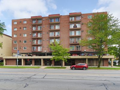 7830 W North Ave APT 404, Elmwood Park, IL, 60707