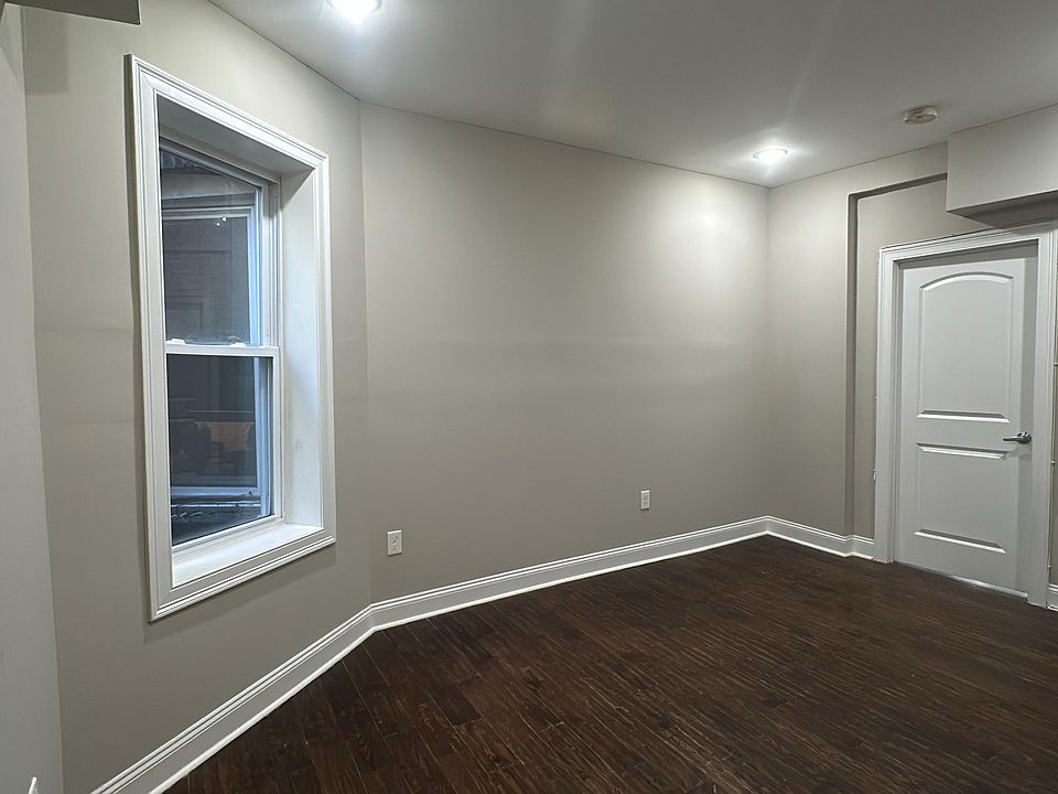 1st image of 159 Bergen Ave #30