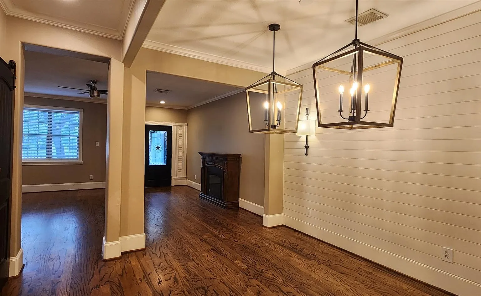 3 bed, 2.5 bath, 2200 sqft, $2,500 — Photo 3