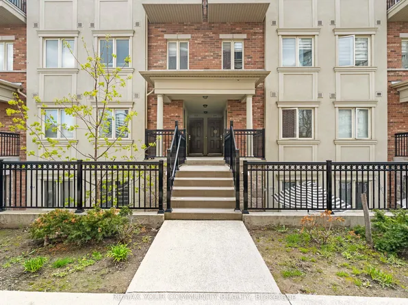 17 Coneflower Cres Unit 218, Toronto, ON M2R 0A5