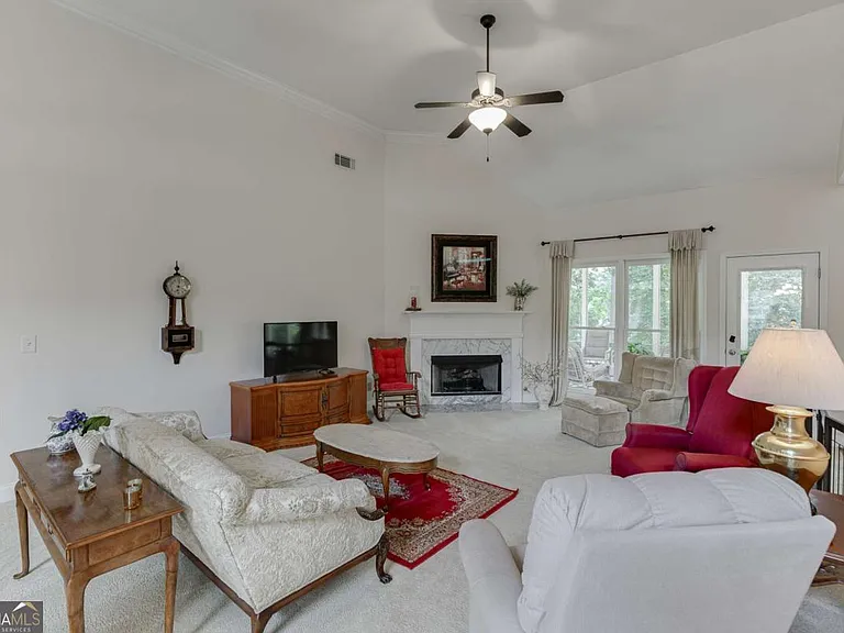 6440 Deep Woods Ct — Photo 8