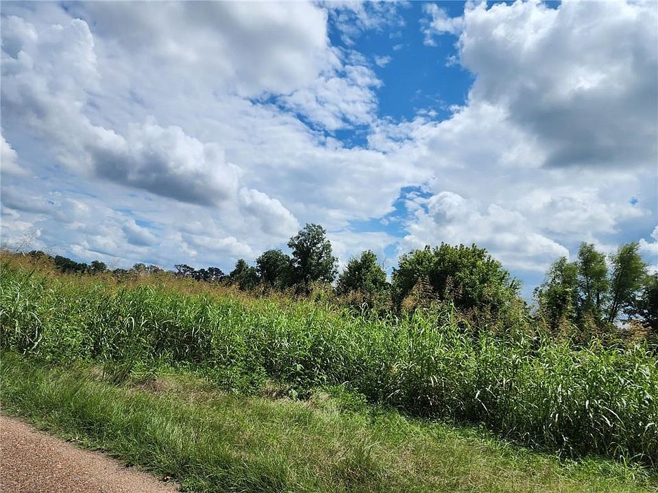 2nd image of Old River Rd