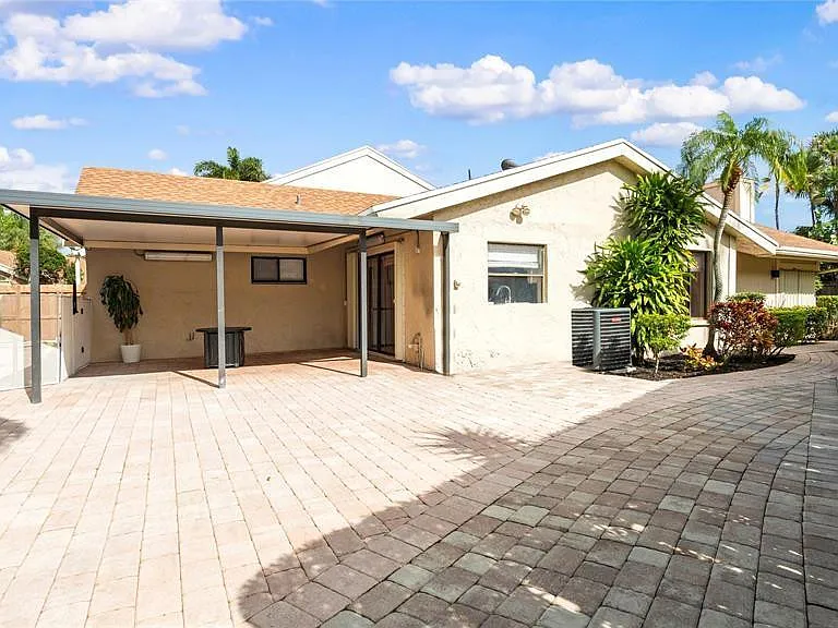 7659 Sierra Ter W — Photo 21