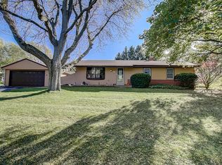 3175 Skyline Dr, Hubertus, WI 53033