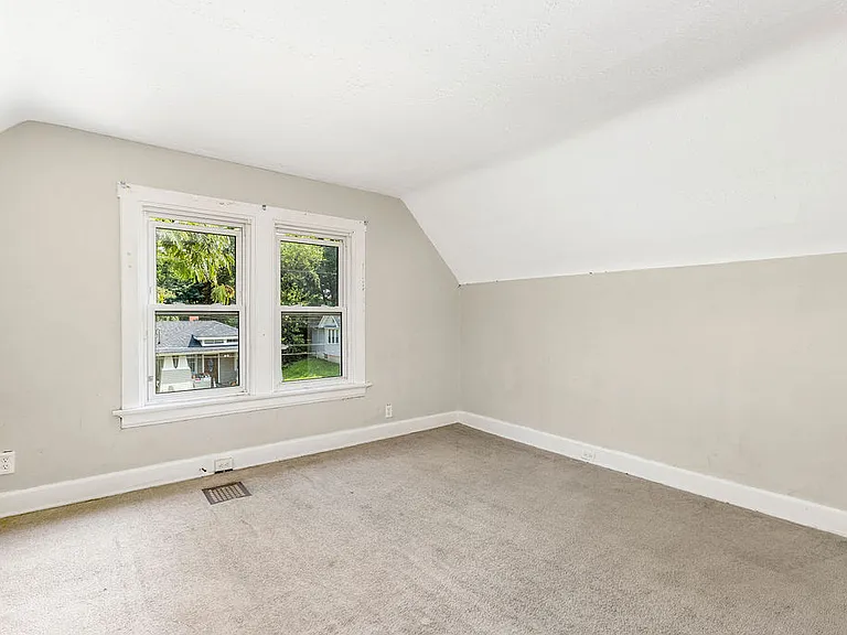 4123 Francis Ave — Photo 6
