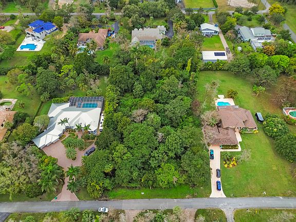 4th image of 5533 NW 79th Way