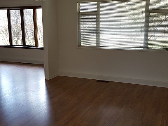 3rd image of 5707 Linden Ave