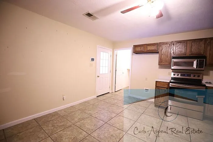 908 E Word Ave — Photo 6