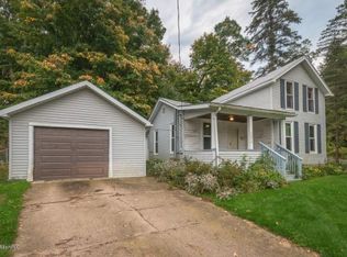 13410 Grand River Dr SE, Lowell, MI 49331