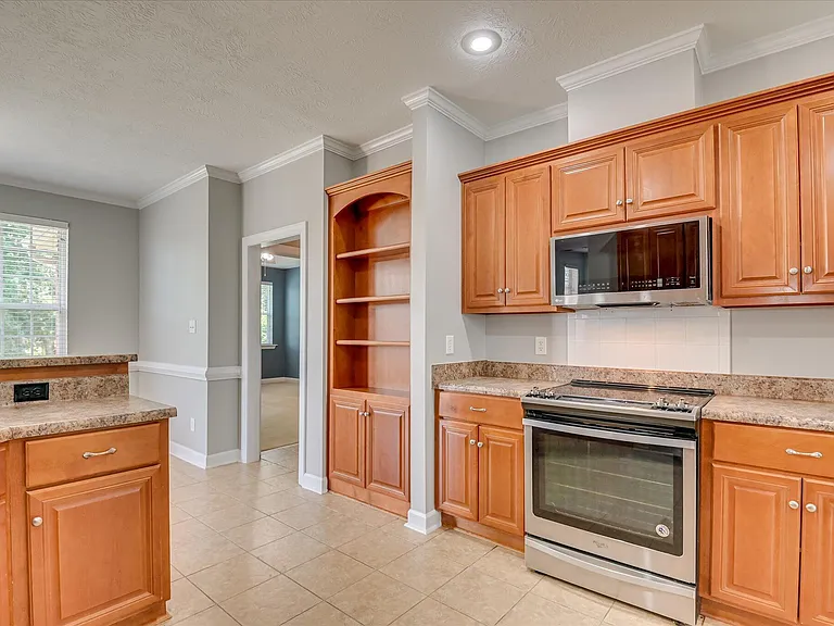 158 Kenilworth Dr — Photo 18