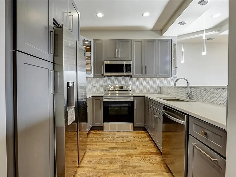 6349 S Woodlawn Ave #2C — Photo 7