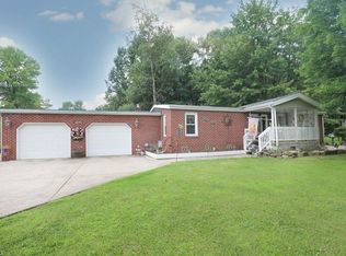 6090 Rennells Ave, Hubbard, OH 44425