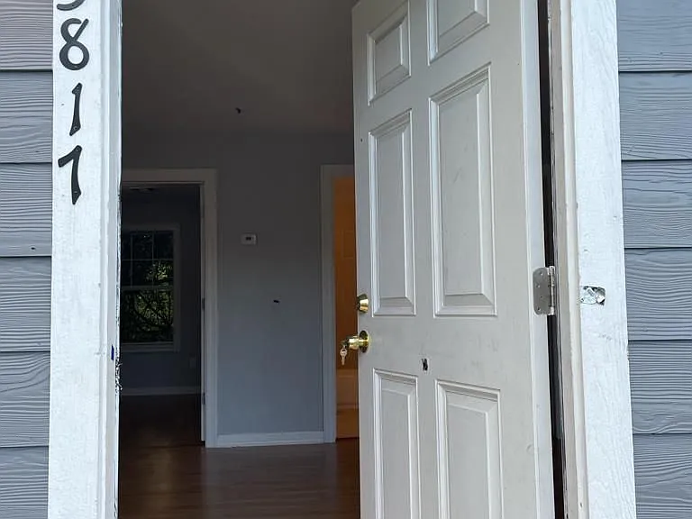 3817 Wipprecht St #B — Photo 2