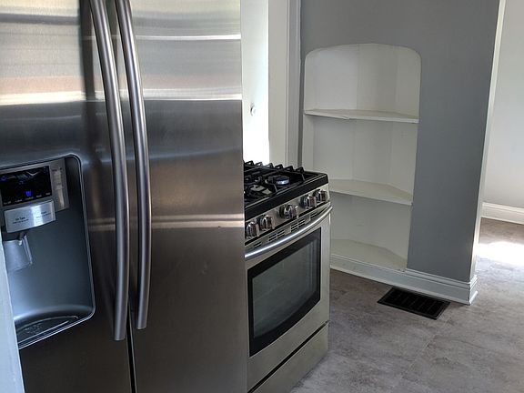 5th image of 4621 Winthrop Ave