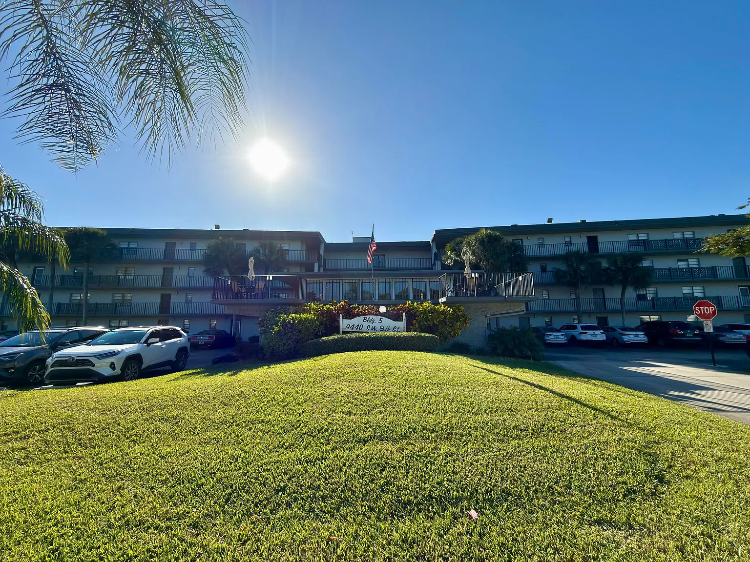 2 bed, 2.0 bath, 900 sqft, $2,300 — Photo 1