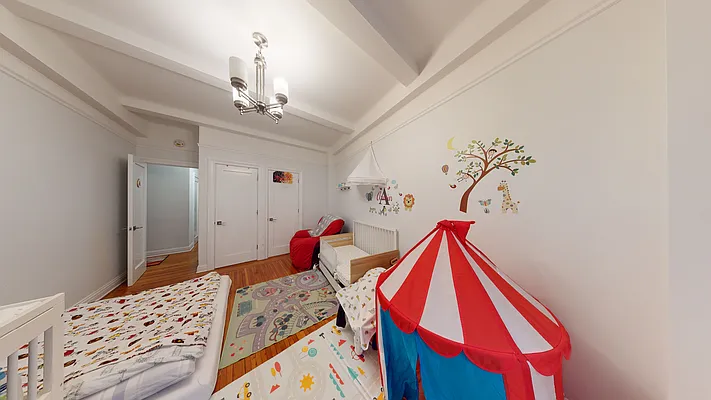 Rented by Bond New York | media 28