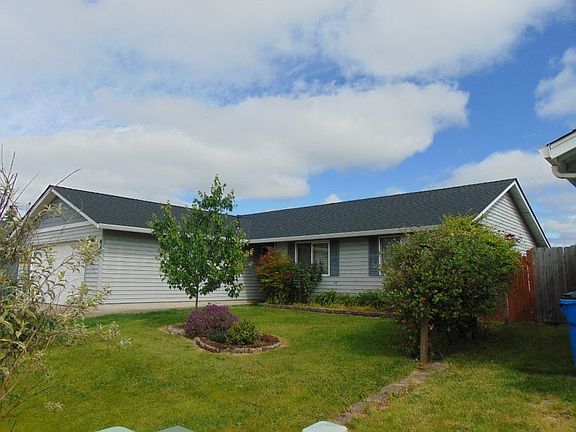 3rd image of 506 SE 11th St