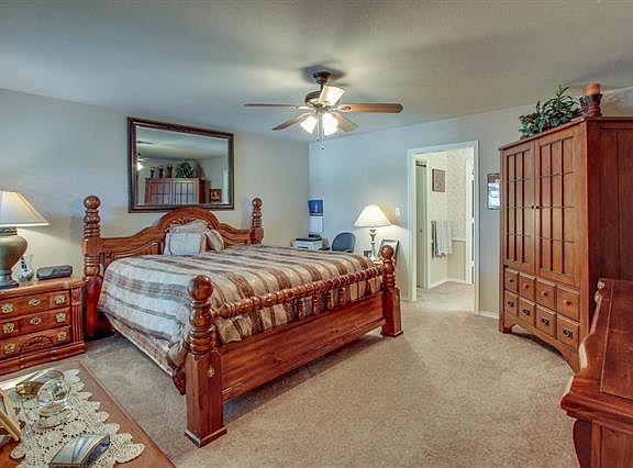 4th image of 2213 Woodcreek #B