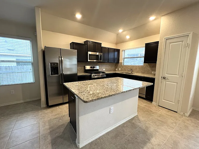 5808 Eden Dr — Photo 3