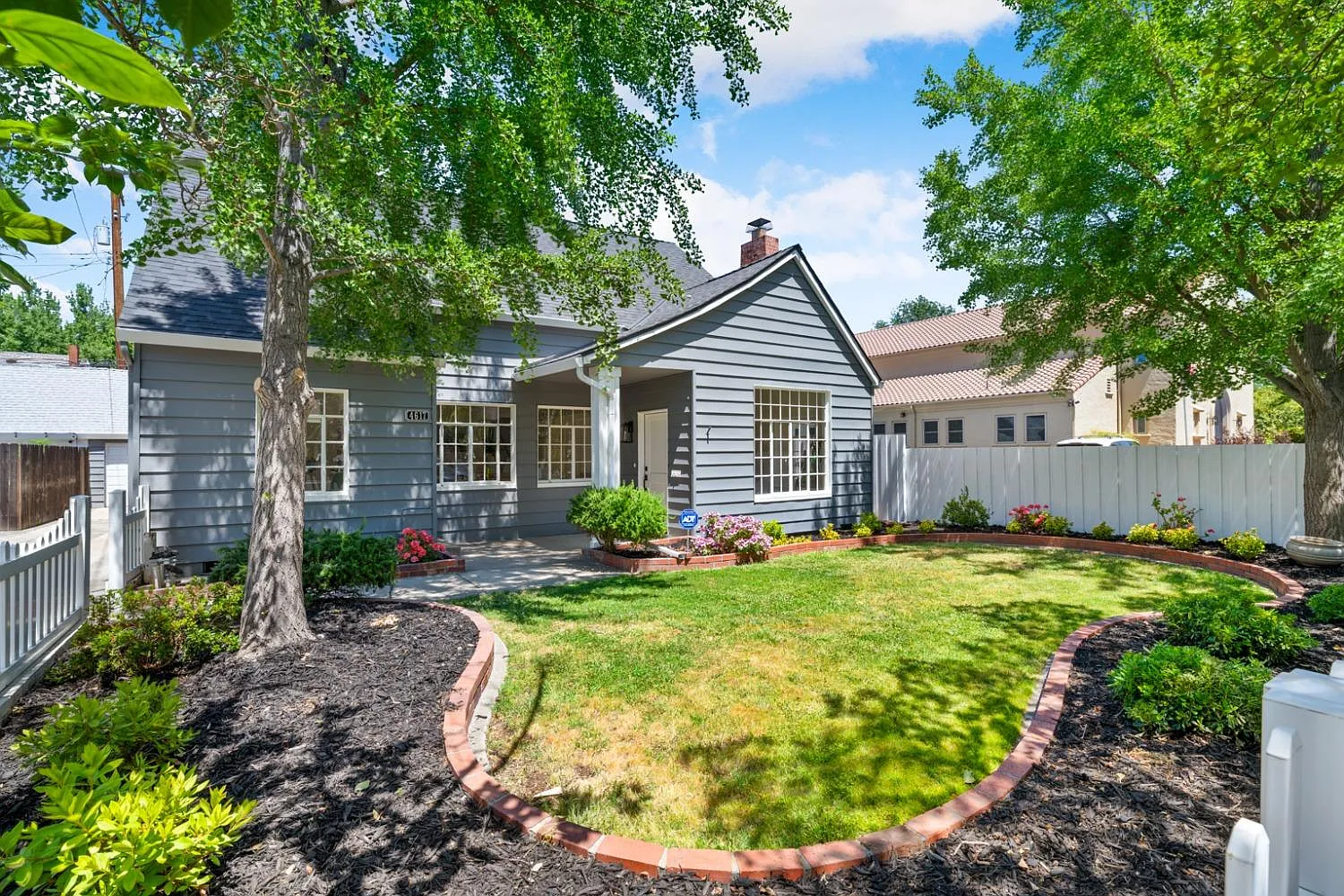 4617 U St photo 1