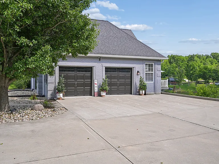 135 Harbour Pointe Dr — Photo 31