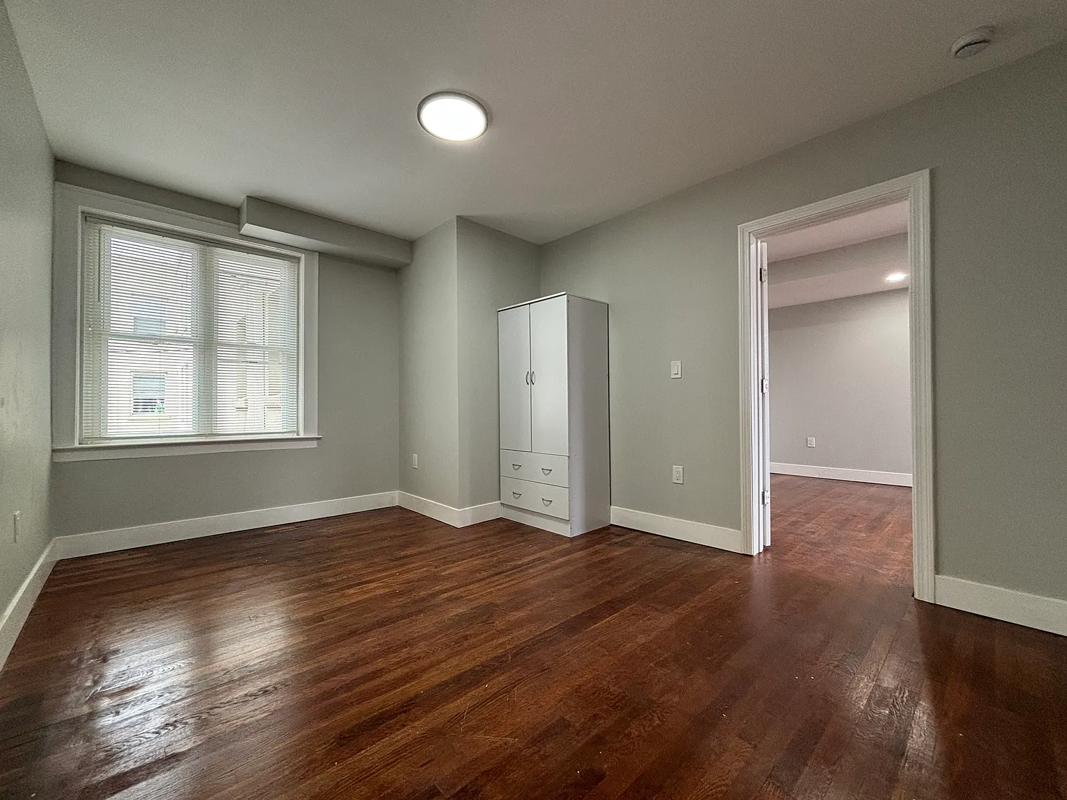3 bed, 1100 sqft, $1,895 — Photo 4