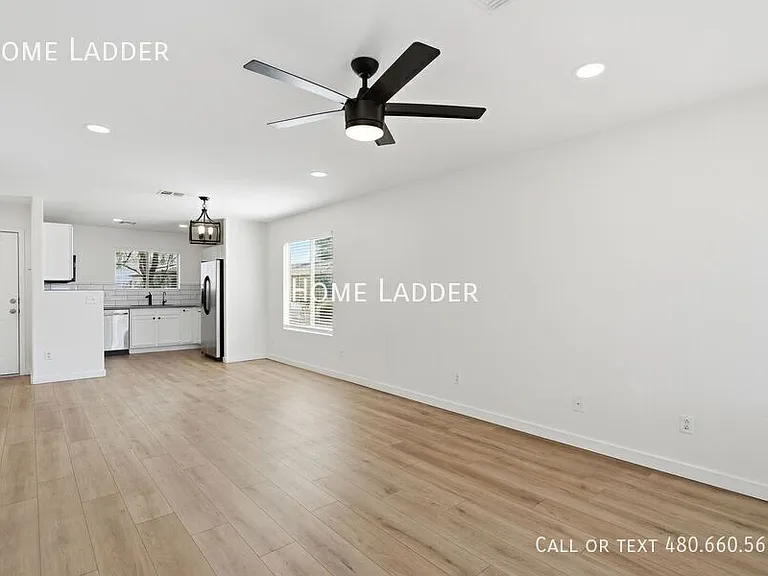 16030 W Woodlands Ave — Photo 5