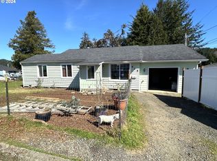635 S 20th St, Reedsport, OR 97467