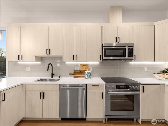 5th image of 12701 NE 144th ST #D