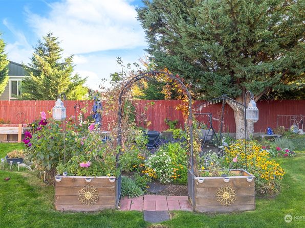 526 S 40th Ave #D 109, West Richland, WA 99353