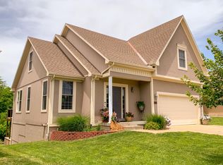 805 Redbud Dr, Paola, KS 66071