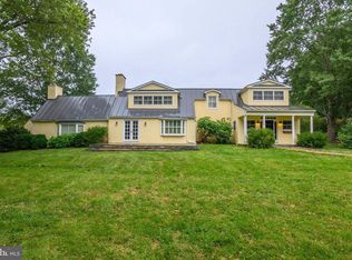 2711 Five Points Rd, Marshall, VA 20115