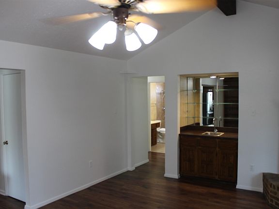 4th image of 8780 Kimberly Ln