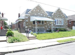 7735 Richard St, Philadelphia, PA 19152
