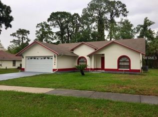 2704 Savannah Dr, Plant City, FL 33563