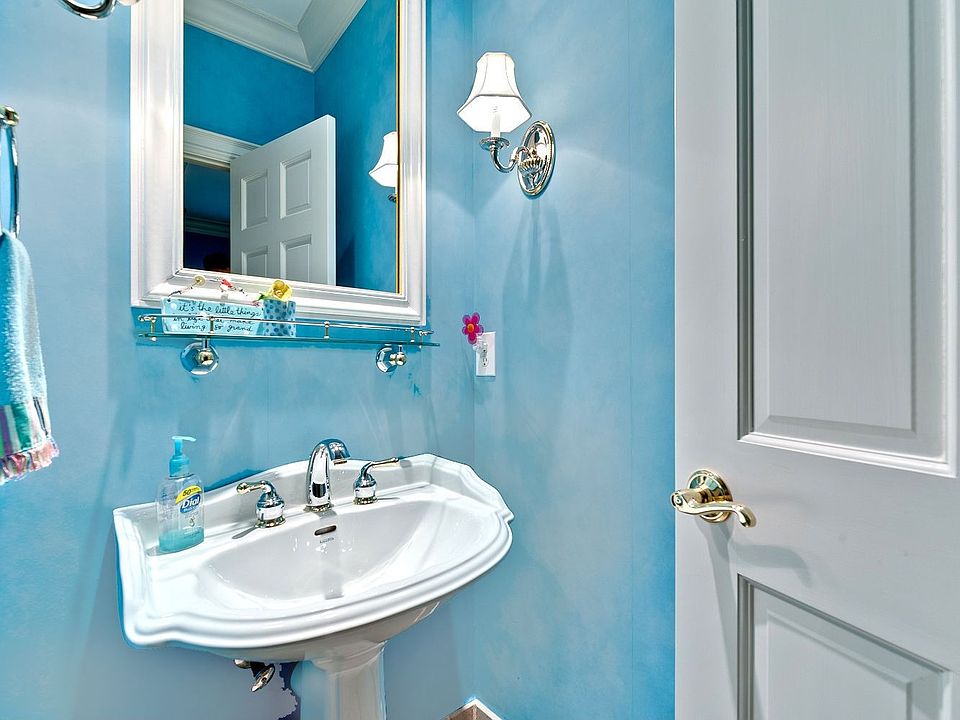 Full Bath 2