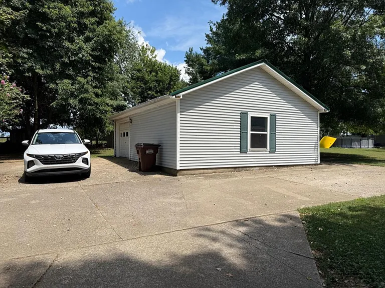1922 Fork Church Rd — Photo 3