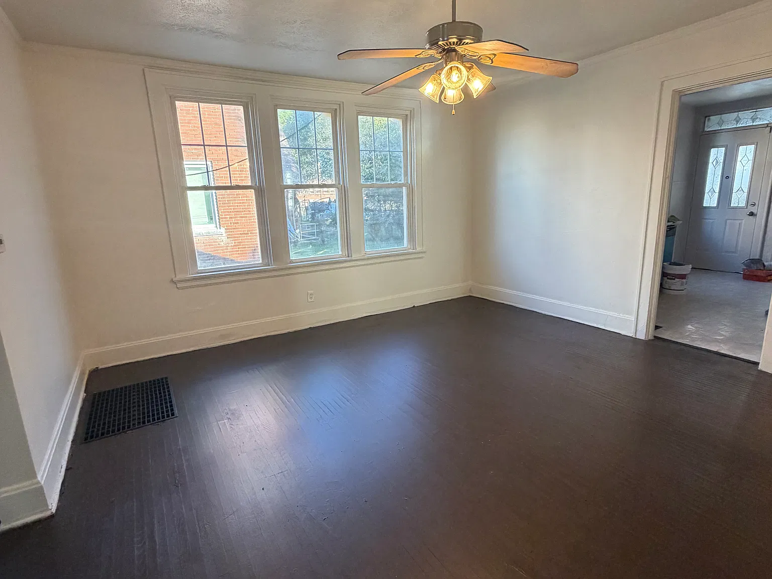 5 bed, 2.5 bath, 2002 sqft, $2,190 — Photo 3