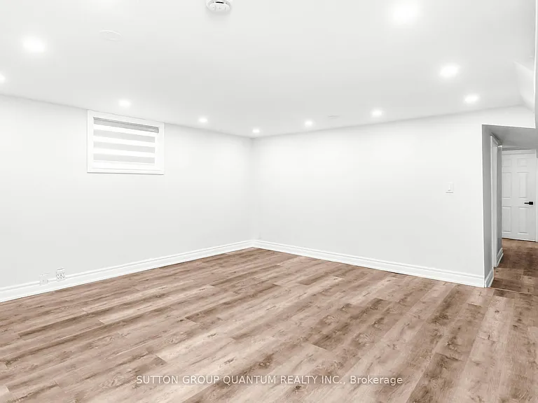 313 Ashbury Rd E #LOWER — Photo 7
