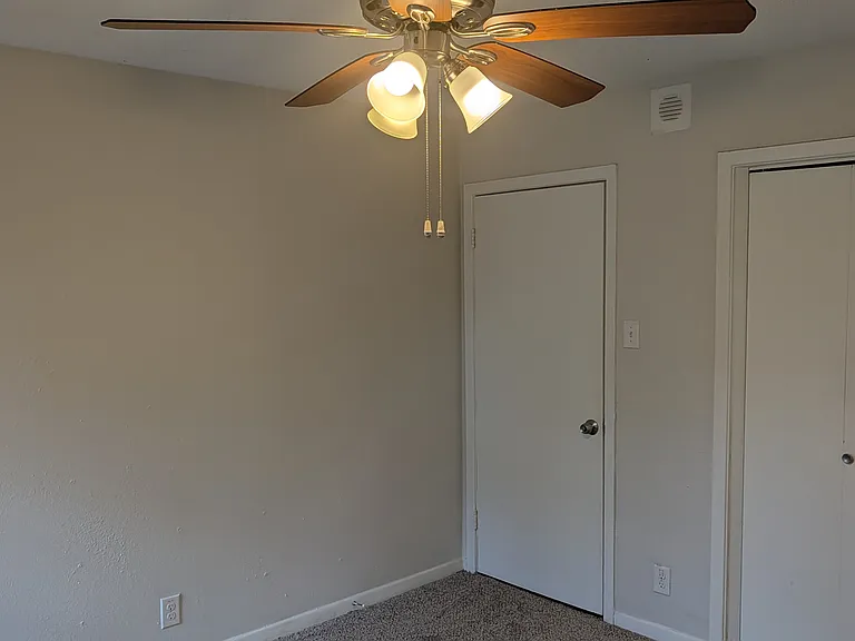 4800 Dunlap Dr — Photo 12
